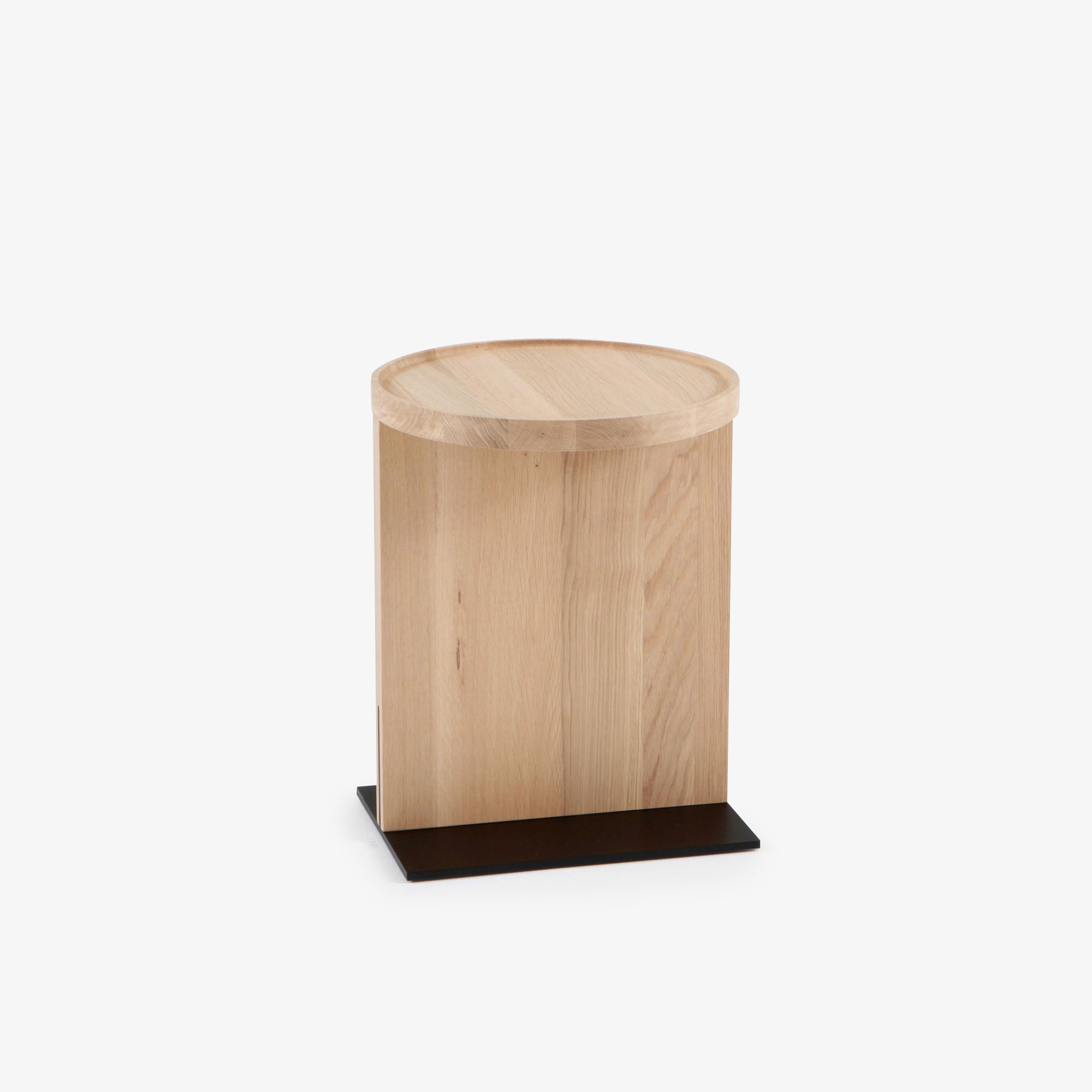 Karuma Occasional table
